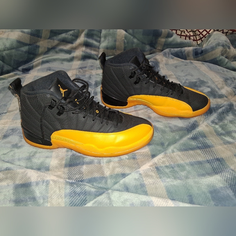 Air Jordan 12 Retro "University Gold - Picture 2 of 8